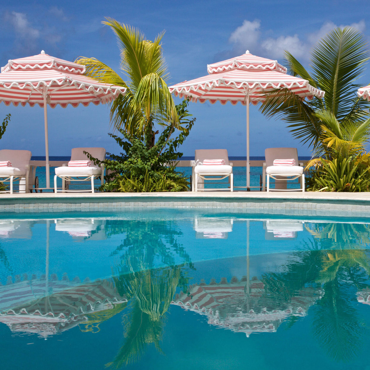 Flotteurs de luxe pour piscine Oliver James Lilos à Cobblers Cove, Barbade